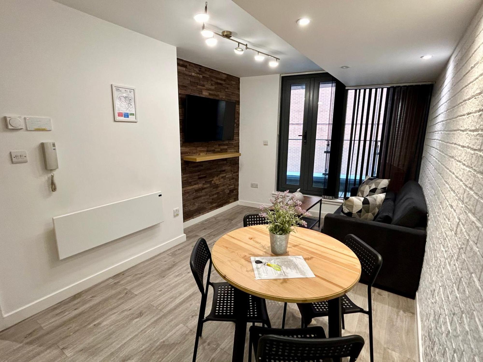 One Bed Apartment - City Centre مانشستر المظهر الخارجي الصورة